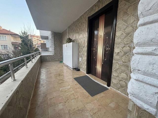 GÖLCÜK ŞEHİTLER’ DE, 2+1, BALKONLU, DOĞALGAZ KOMBİLİ 115 M² DAİRE