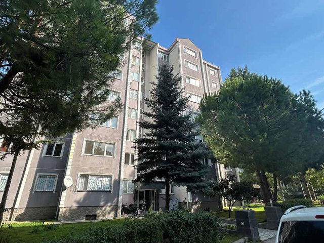 İZMİT YAHYA KAPTAN C13 BLOK’TA SATILIK 3+1 DAİRE