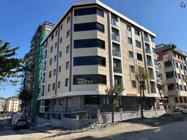BAHÇELİEVLER KOCASİNAN MERKEZ’DE YENİ, BAHÇE KULLANIMLI 2+1 KİRALIK DAİRE
