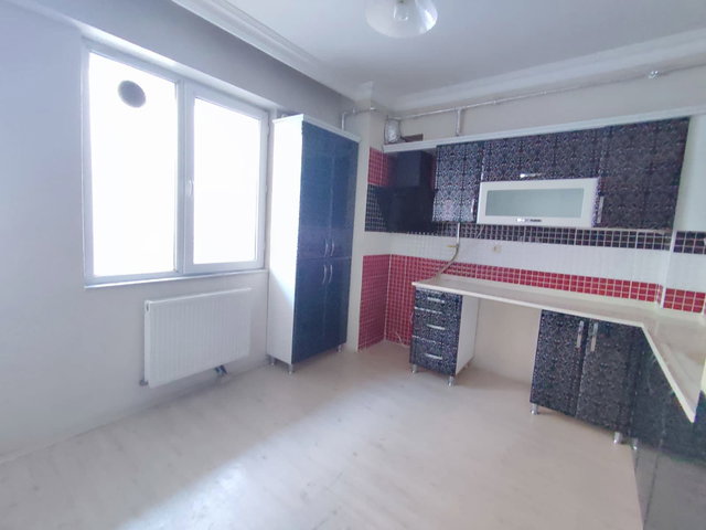 REMAX İLKE'DEN ŞÜKRÜPAŞA ETÜ YOLU ÜZERİ'NDE 3+1 KİRALIK DAİRE