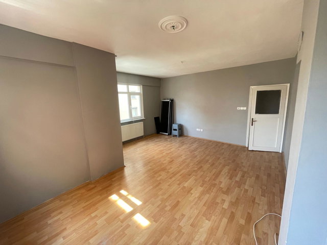 KARTAL HÜRRİYET MAHALLESİ 3+1 SATILIK BOŞ DAİRE