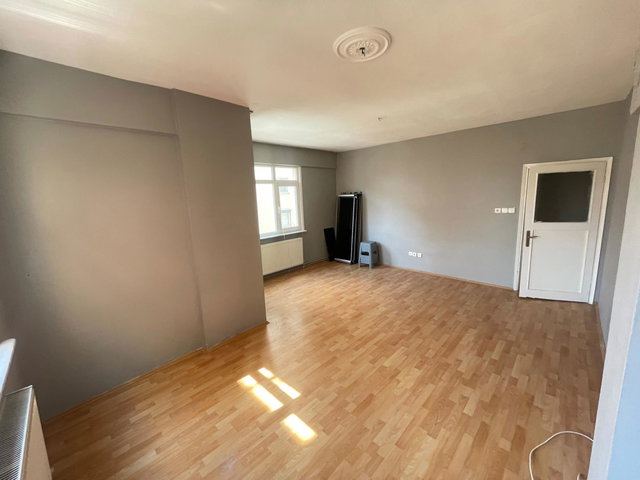 KARTAL HÜRRİYET MAHALLESİ 3+1 SATILIK BOŞ DAİRE