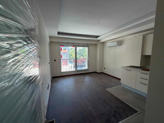 ERENKÖY'DE GÜZEL KONUMDA SIFIR 2+1 BALKONLU DAİRE