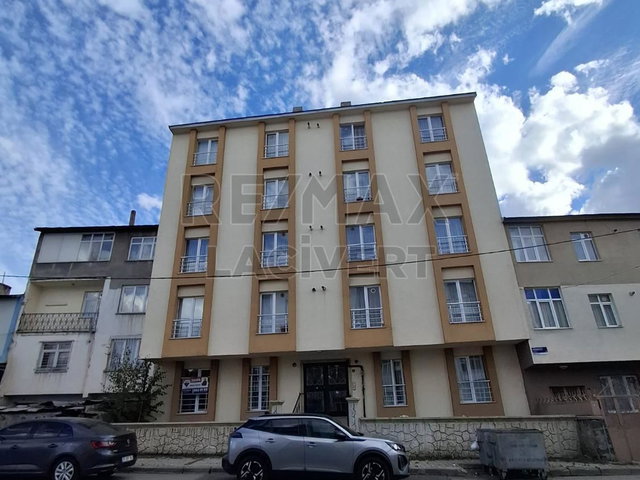 RE/MAX LACİVERT'TEN YUNUSEMRE'DE SATILIK 2+1 MASRAFSIZ DAİRE
