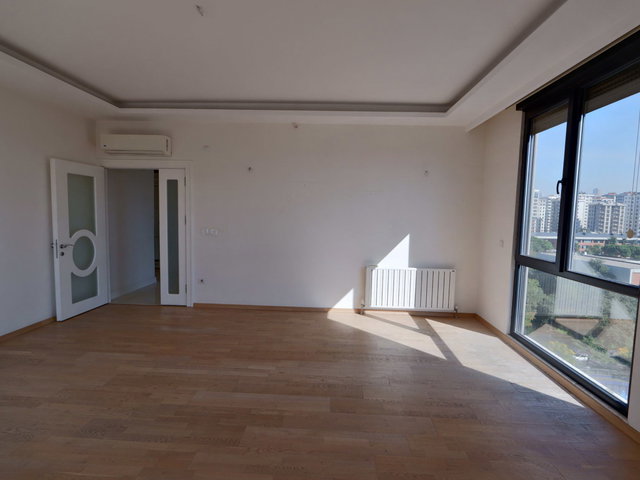 GÖZTEPE OYUNCAK MÜZESI SK SATILIK HAVUZLU GENIŞ 2+1 DAIRE 115 M2