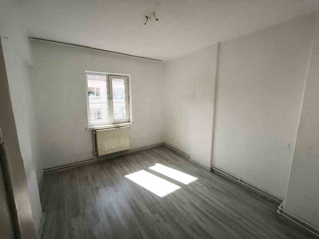 ÖVEÇLER'DE MERKEZİ KONUMDA 3+1 KİRALIK DAİRE
