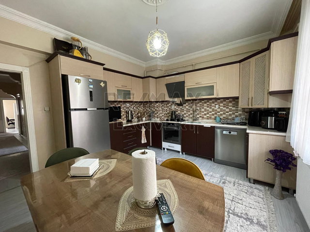 RE/MAX LACIVERT'TEN KAYAKYOLU'NDA SATILIK 4+1 SATILIK
