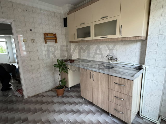 RE/MAX LACİVERT'TEN YENİŞEHİR'DE 3+1 KİRALIK DAİRE