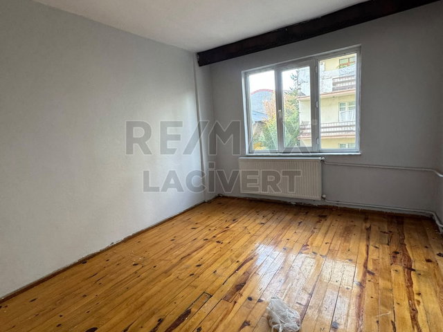 RE/MAX LACİVERT'TEN YENİŞEHİR'DE 3+1 KİRALIK DAİRE