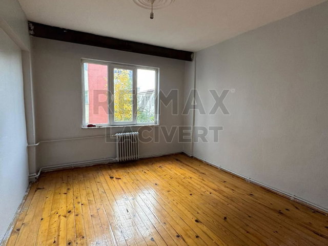 RE/MAX LACİVERT'TEN YENİŞEHİR'DE 3+1 KİRALIK DAİRE