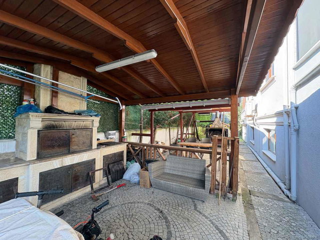 ÇATALCA İZZETİN VİLLALARI SİTESİNDE SATILIK 8+2 VİLLA