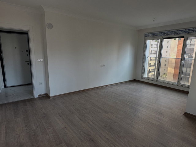 GÖZTEPE NADİRAĞA SOKAK'TA 90M2 NET 3+1 BALKONLU SIFIR SATILIK DAİRE