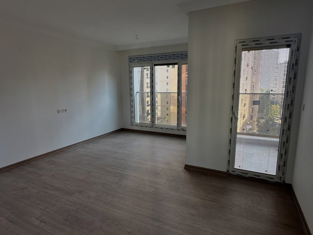 GÖZTEPE NADİRAĞA SOKAK'TA 90M2 NET 3+1 BALKONLU SIFIR SATILIK DAİRE