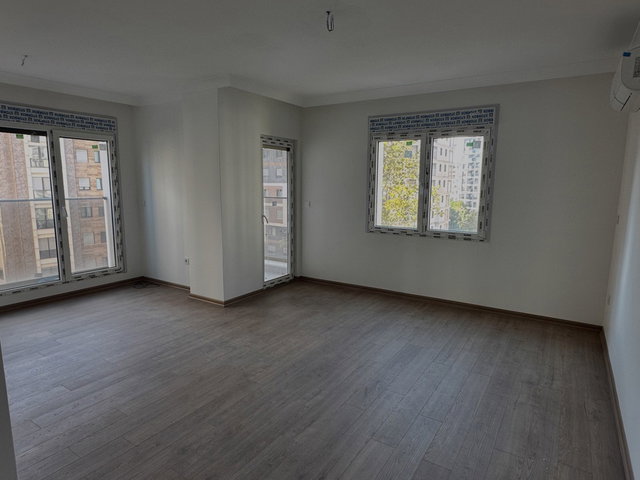 GÖZTEPE NADİRAĞA SOKAK'TA 90M2 NET 3+1 BALKONLU SIFIR SATILIK DAİRE
