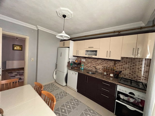 RE/MAX KANYON MERKEZI KONUMDA GENIŞ 5+1 DUBLEKS