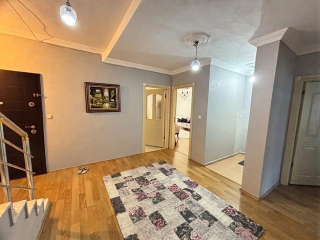 RE/MAX KANYON MERKEZI KONUMDA GENIŞ 5+1 DUBLEKS