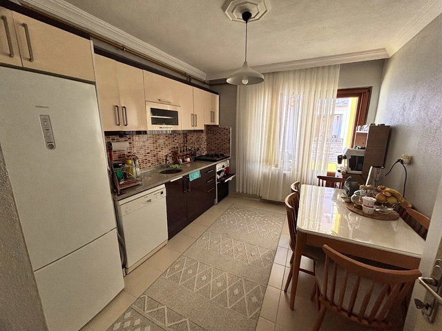 RE/MAX KANYON MERKEZI KONUMDA GENIŞ 5+1 DUBLEKS