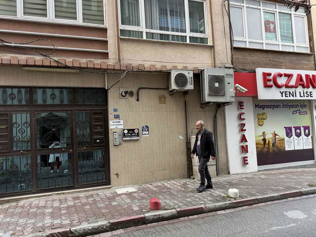 ASUMAN MÜTEVELLIOĞLU’NDAN LİSE CADDESİNDE EVCİM PASTAHANESİ KARŞISINDA SATILIK 2+1 DAİRE