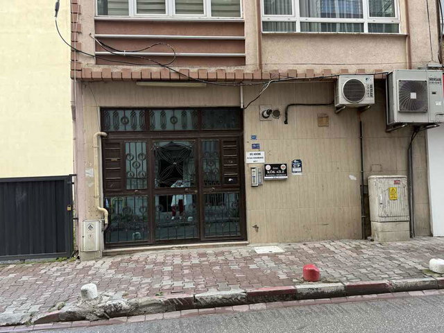 ASUMAN MÜTEVELLIOĞLU’NDAN LİSE CADDESİNDE EVCİM PASTAHANESİ KARŞISINDA SATILIK 2+1 DAİRE