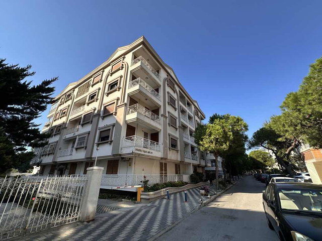 KARŞIYAKA ÇAMLIK SOKAK GENİŞ 3+1 SAHİLE 2. APARTMAN - OTOPARK ASANSÖR