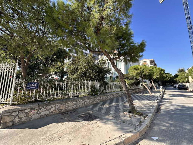KARŞIYAKA ÇAMLIK SOKAK GENİŞ 3+1 SAHİLE 2. APARTMAN - OTOPARK ASANSÖR