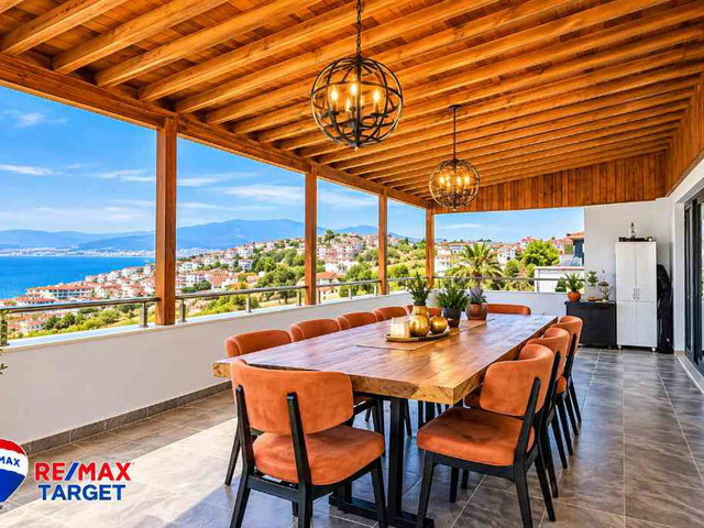 DİKİLİ'DE DENİZ, ORMAN VE ŞEHİR MANZARALI, 45 M² TERASLI ÖZEL KİRALIK DAİRE