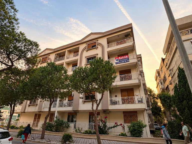 KARŞIYAKA ÇAMLIK SOKAK 3+1 GENIŞ KIRALIK DAIRE OTOPARK ASANSÖR ￼