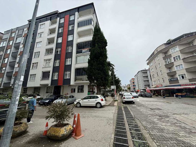 ASUMAN MÜTEVELLIOĞLU’NDAN ATAKUM’DA YEDAŞ KARŞISI DENİZE ÜÇÜNCÜ BİNA KONUMUNDA 3 + 1 KIRALIK DAİRE