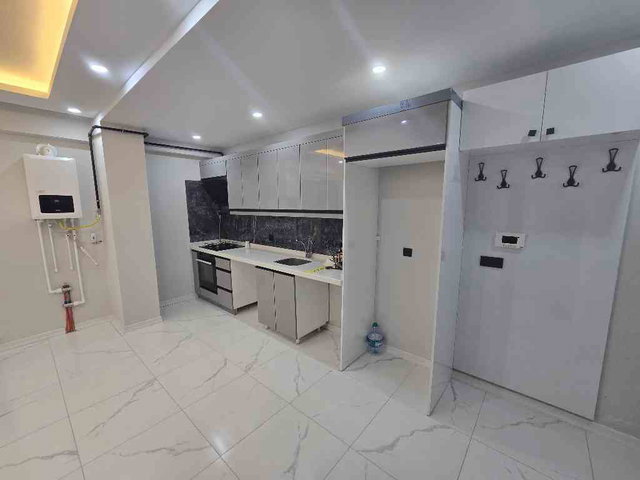 ÇERKEZKÖY’DE HASTANE VE ADLİYE YE YAKIN SATILIK 1+1 DAİRE!
MERKEZİ KONUM 40 M² GİRİŞ KAT | ÖN CEPHE