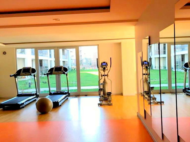 STİLL İSTANBUL ADORİA SİTESİNDE 2+1 SATILIK EŞYALI ARA KAT DAİRE