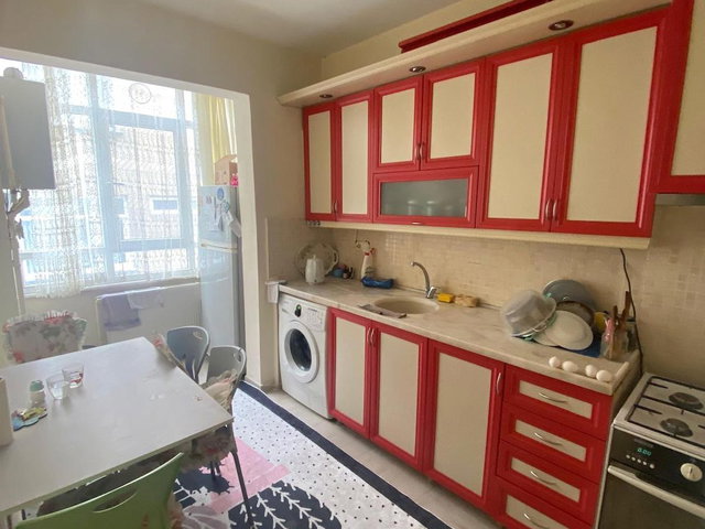 GAZİ CADDESİNE YAKIN SATILIK 2+1