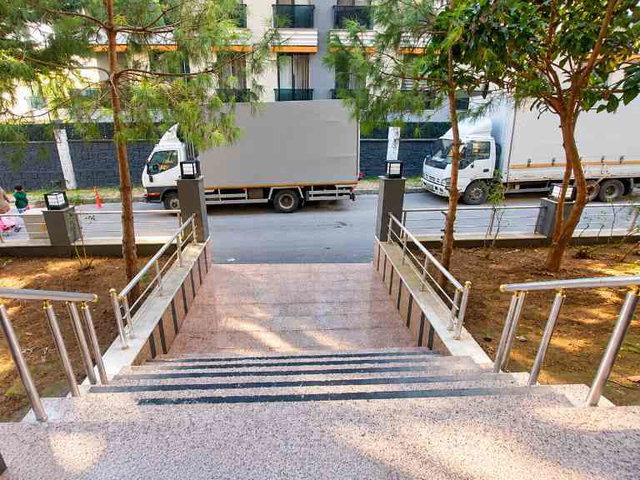 ÇEKMEKÖY TAŞDELEN'DE LÜKS /ARAKAT/OTOPARKLI 3+1