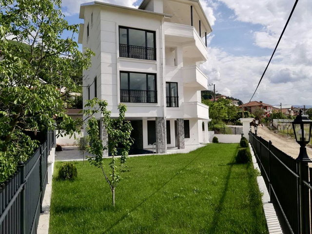 BAHÇECİKTE ÖZEL TASARIM MÜSTAKİL VİLLA