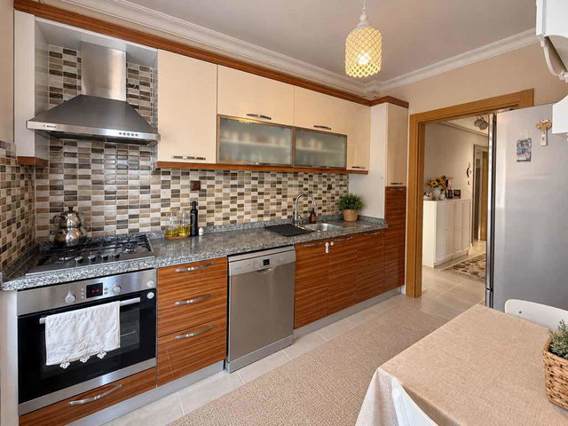 TUZLA PALMİYE EVLERİNDE MERKEZİ KONUMDA SATILIK 2+1 DAİRE