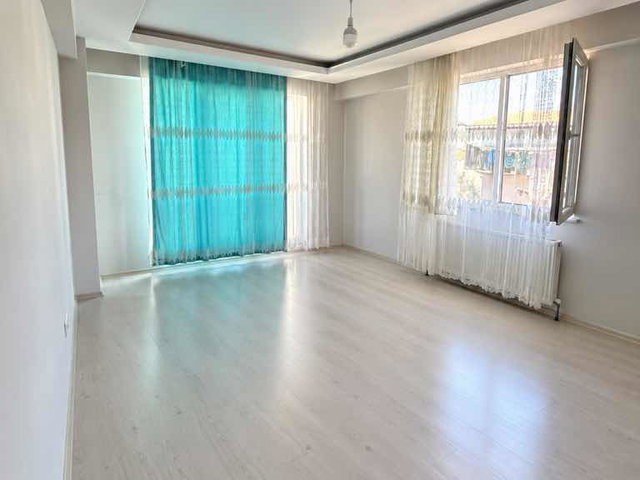 TUZLA İÇMELER’DE E-5’E YÜRÜME MESAFESİNDE 2+1 KİRALIK DAİRE