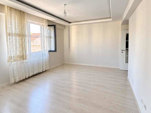 TUZLA İÇMELER’DE E-5’E YÜRÜME MESAFESİNDE 2+1 KİRALIK DAİRE