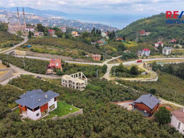 UĞURLU - KARŞIYAKA SINIRINDA DENIZ MANZARALI KARKAS İKIZ VILLA