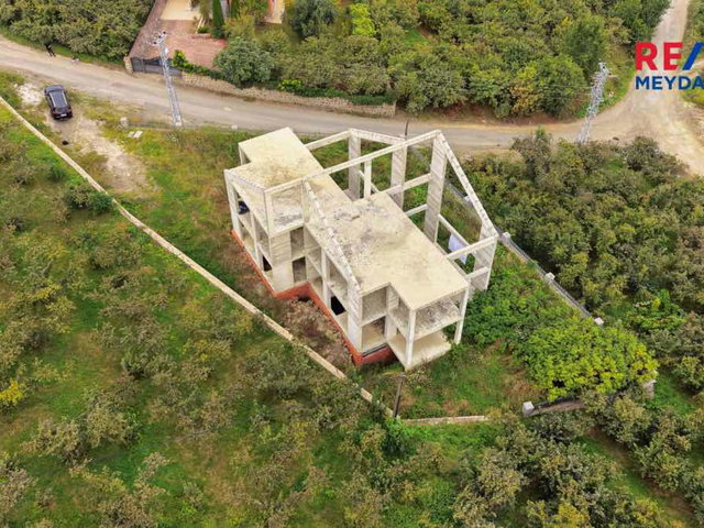UĞURLU - KARŞIYAKA SINIRINDA DENIZ MANZARALI KARKAS İKIZ VILLA