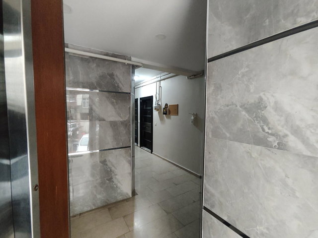 METRO & E-5 YAKINI GÜNEY CEPHE İSKANLI SATILIK ARA KAT 1+1 DAİRE