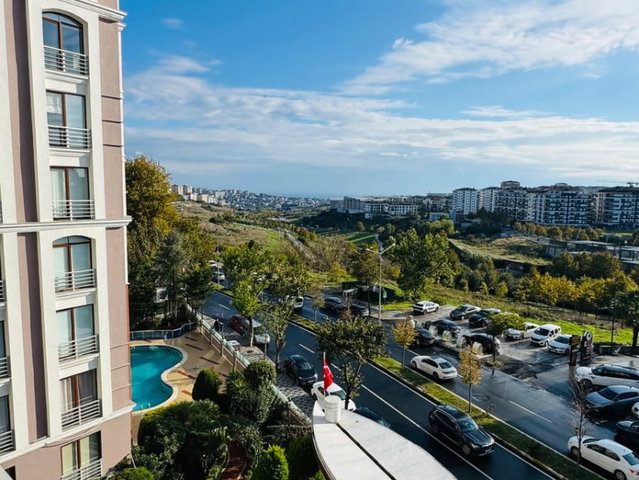 REMAX GALA'DAN BEYLİKDÜZÜ BEYAZ RESIDENCETA SATILIK 3+1 DAİRE