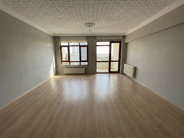 GENİŞ PEYZAJ ALANLI SİTEDE ARA KATTA 3+1 KİRALIK DAİRE