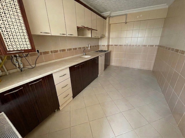 GENİŞ PEYZAJ ALANLI SİTEDE ARA KATTA 3+1 KİRALIK DAİRE