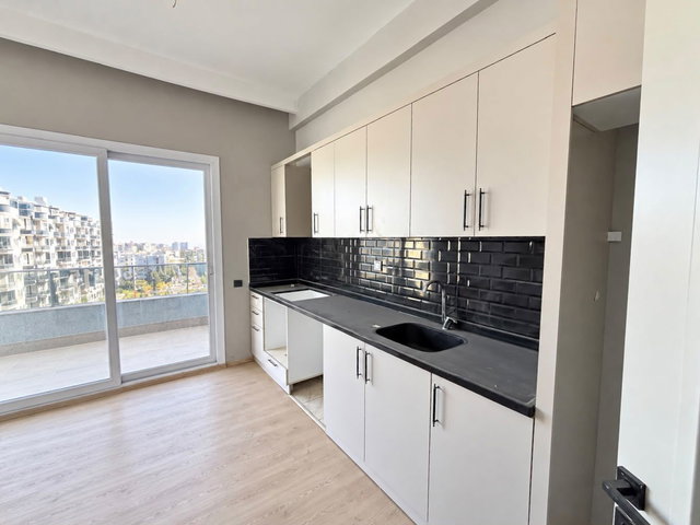 REMAX RİNA'DAN TÖMÜK BLUE LİFE SİTESİNDE DENİZ MANZARALI 2+1