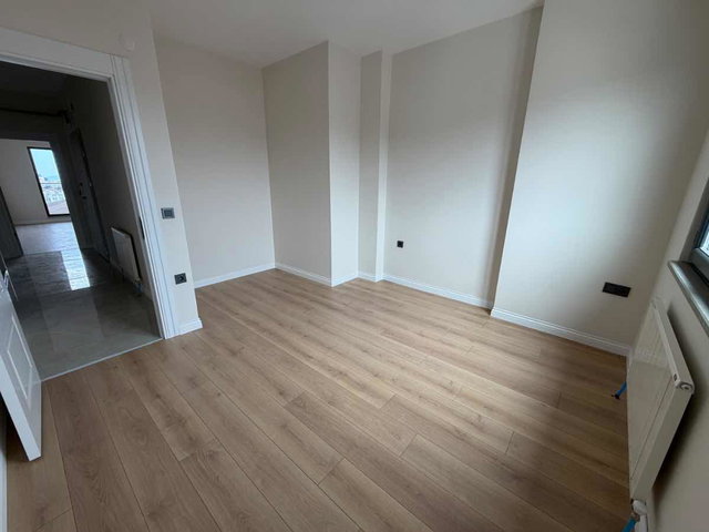 ÇAYIROVA FATİH CADDESİNE LÜKS KİRALIK 4+1 DUBLEX DAİRE.