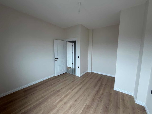 ÇAYIROVA FATİH CADDESİNE LÜKS KİRALIK 4+1 DUBLEX DAİRE.