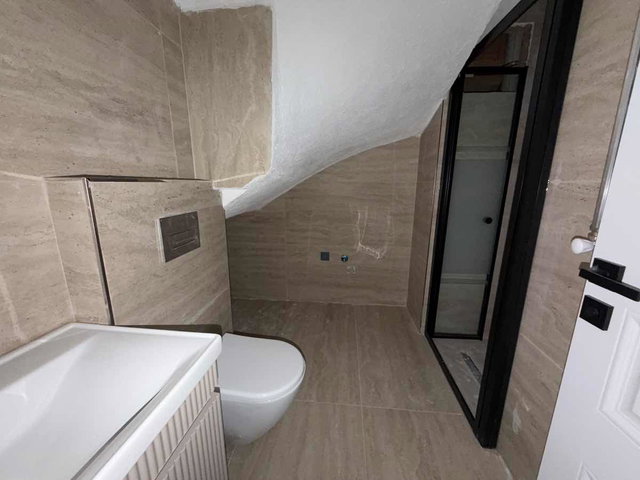 ÇAYIROVA FATİH CADDESİNE LÜKS KİRALIK 4+1 DUBLEX DAİRE.