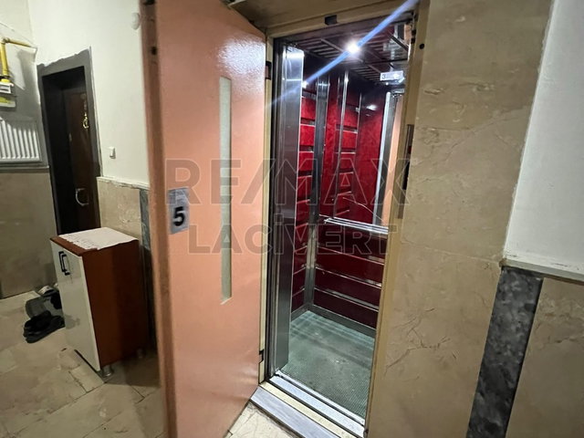 RE/MAX LACİVERT'TEN YILDIZKENT SATILIK 4+1 DAİRE