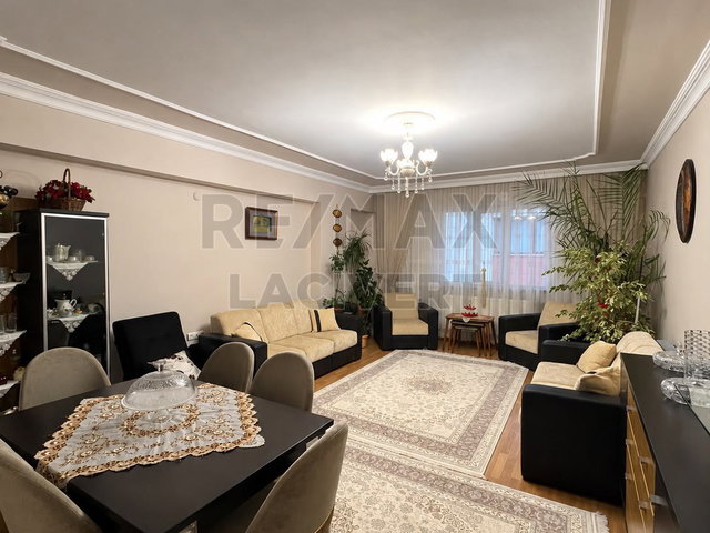 RE/MAX LACİVERT'TEN YILDIZKENT SATILIK 4+1 DAİRE
