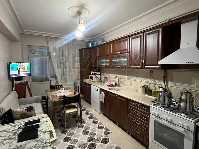 RE/MAX LACİVERT'TEN YILDIZKENT SATILIK 4+1 DAİRE