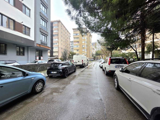 BOSTANCI'NIN MERKEZİ NOKTASINDA KAPALI MUTFAK 2+1 SATILIK DAİRE